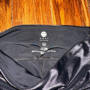 Noli Yoga Liquid Leggings-Black